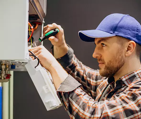 Expert Plumber for Tankless Water Heater Maintenance in Medford, NY: Schedule Professional Maintenance Services with Us